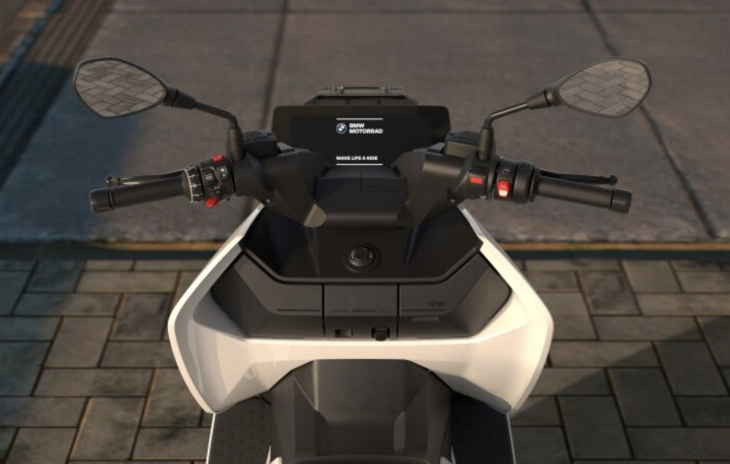 scooter électrique : bmw ce 04 en location à 180 euros par mois, bonne ou mauvaise affaire ?