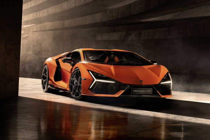 Lamborghini Revuelto (2023). 1 015 ch pour la supercar V12 hybride rechargeable