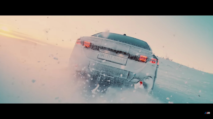 VIDEO - La BMW i5 M60 s'amuse par temps froid