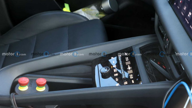 Voici l'intérieur de la Porsche Macan EV 2024 et de son tableau de bord numérique