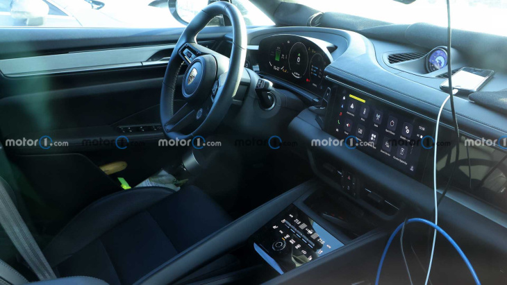 Voici l'intérieur de la Porsche Macan EV 2024 et de son tableau de bord numérique