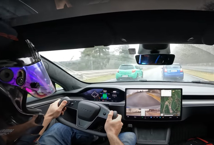 VIDEO – Il dépose une Tesla Model S Plaid sur le Nürburgring en Renault Clio 3 RS