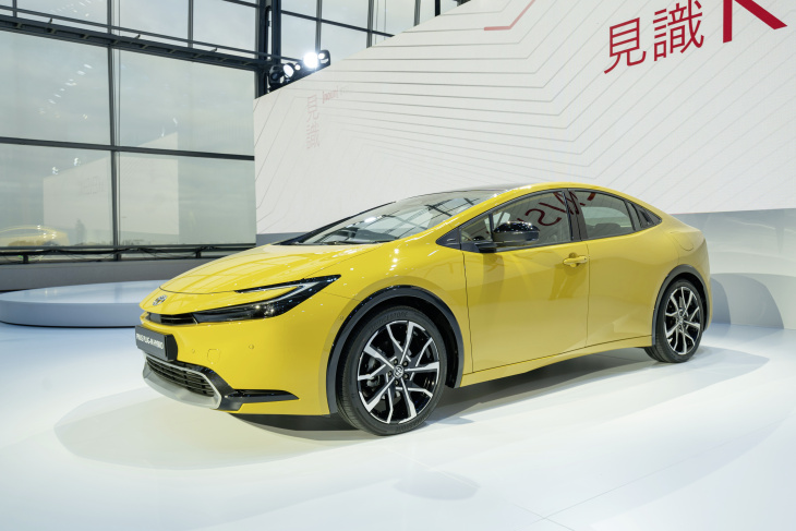 Toyota Prius (2023). Prix et équipements de la berline hybride rechargeable