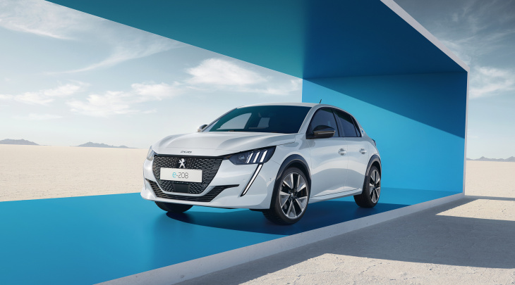 Peugeot loue sa e-208 électrique à 150€ par mois, mais...