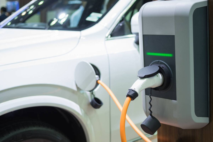 recharges électriques, achat de véhicule électrique : le critère de l'autonomie