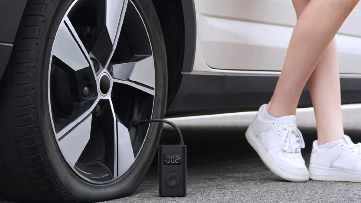 Électrique et portable, cette pompe Xiaomi en promotion est idéale pour gonfler les pneus de sa trottinette rapidement
