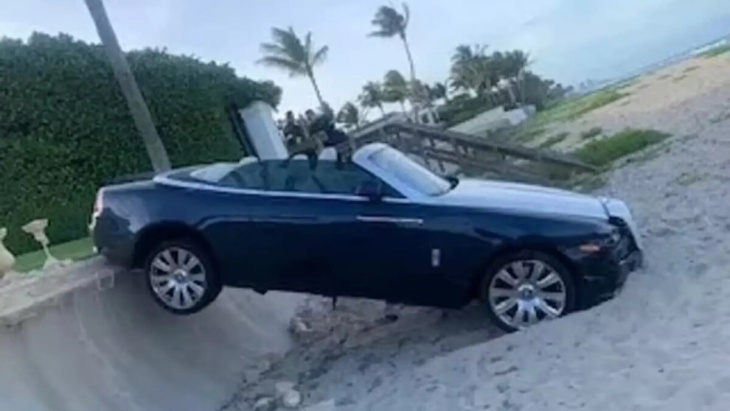 Accident : une Rolls-Royce détruit une statue à trois millions d’euros