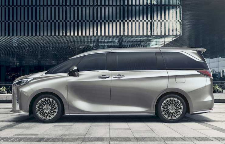lexus lm, les européens auront droit au minivan hybride