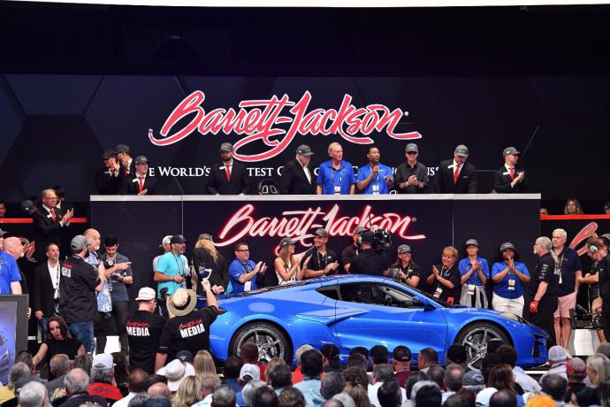 1,1 million de dollars pour le premier exemplaire de la Chevrolet Corvette E-Ray