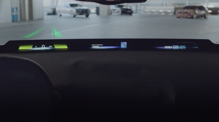 Xiaomi a trouvé le moyen astucieux d’intégrer un gigantesque écran dans ses voitures électriques
