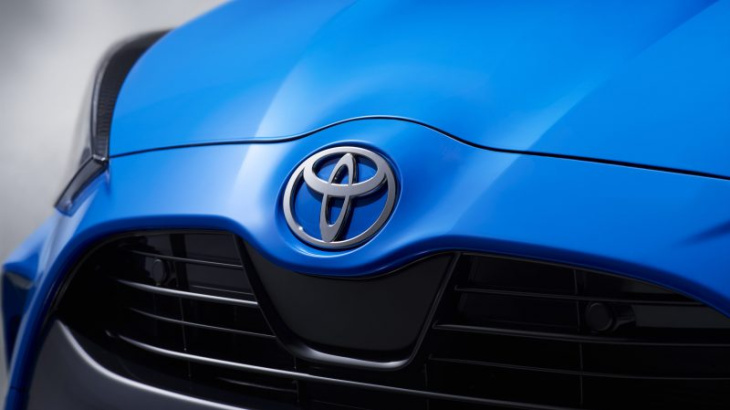 Nouveau moteur plus puissant pour la Toyota Yaris hybride !