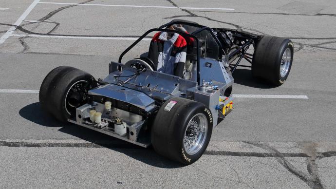 Un kart de 1000ch construit sur le châssis d'une Corvette