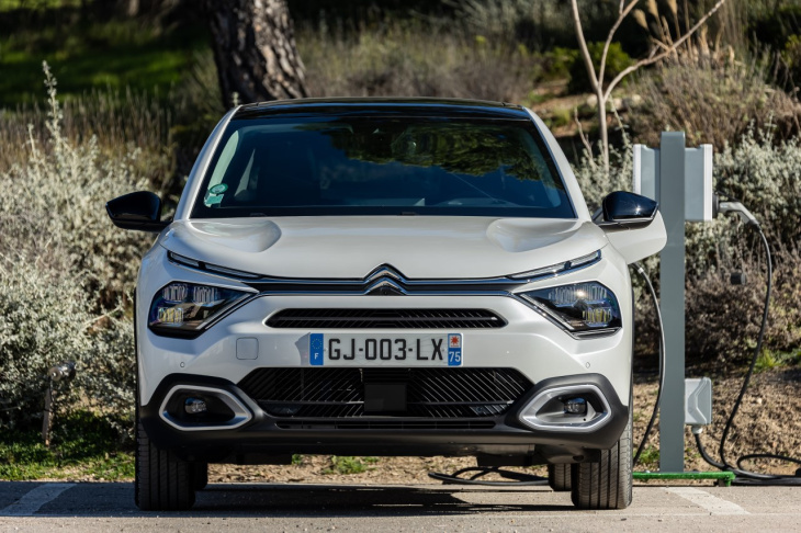 Citroën ë-C4 (2023). Gain de puissance et d'autonomie pour la compacte électrique