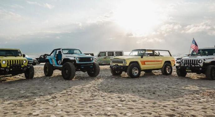 Quand 30 000 Jeep prennent un bain de soleil sur les plages de Daytona