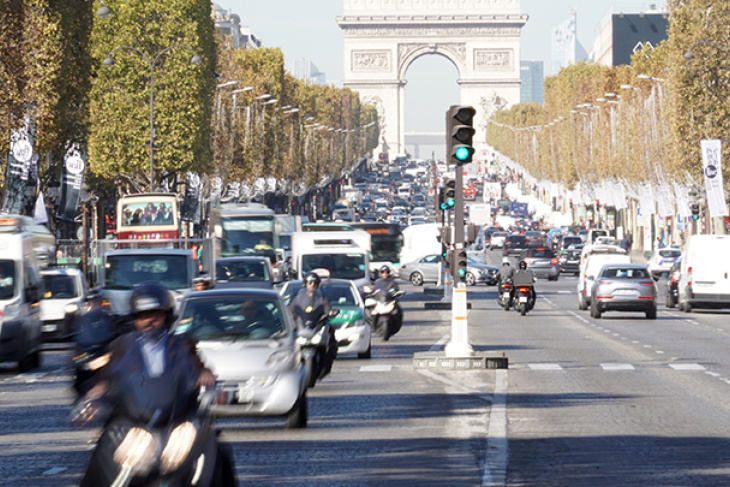 Paris : le nombre de voitures neuves en forte baisse