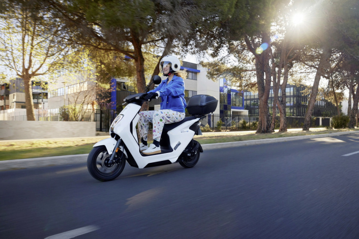 Honda EM1 e (2023). Puissance, autonomie… tout sur ce nouveau scooter électrique