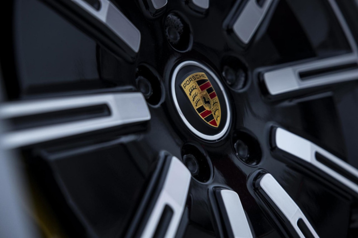 Comment Porsche vise 1 300 km d’autonomie pour ses voitures électriques