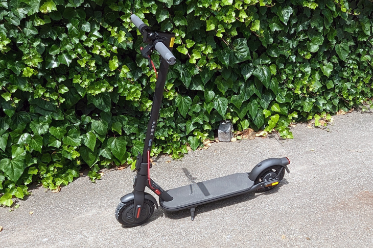 prise en main de la xiaomi electric scooter 4 lite : la simplicité à prix plus doux