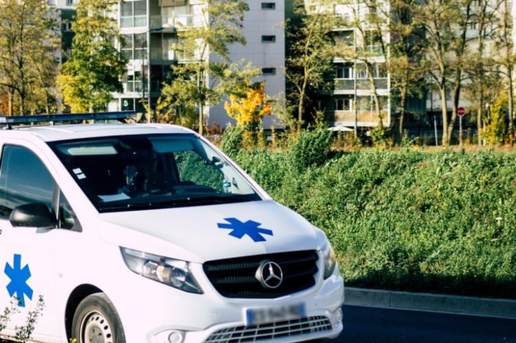 sécurité routière. une ambulance peut-elle se faire arrêter pour excès de vitesse ?