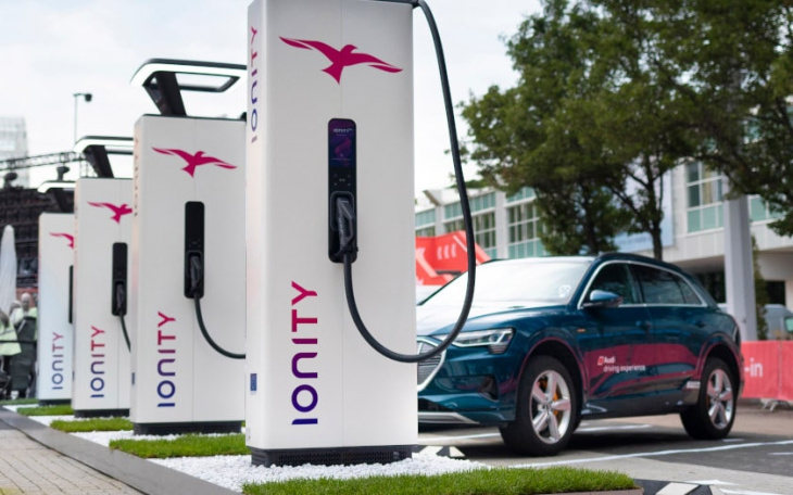 recharges électriques, la charge rapide endommage-t-elle vraiment la batterie des voitures électriques ?
