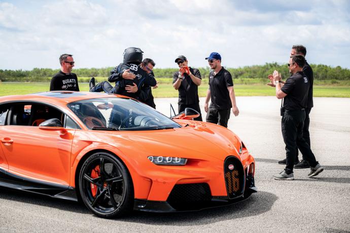 VIDEO - Bugatti propulse ses clients à plus de 400 km/h