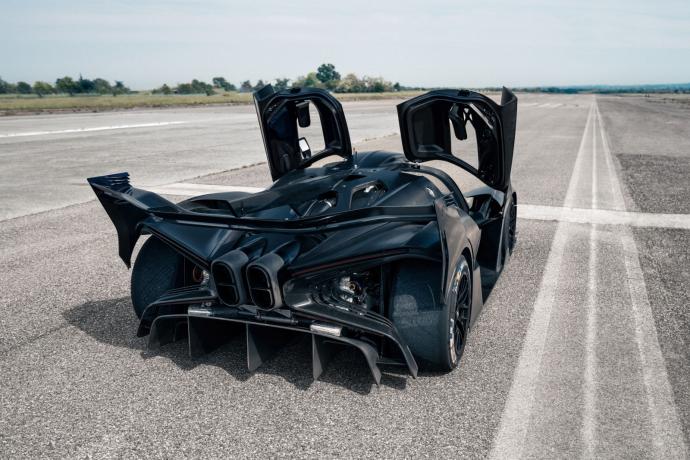 VIDEO - La Bugatti Bolide lâche ses 1600 ch sur circuit