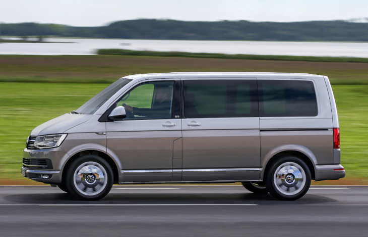 VIDÉO - Savez-vous à combien peut rouler un Volkswagen Multivan Diesel à fond sur l’autoroute ?