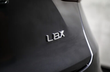 nouveau lexus lbx : notre premier contact avec l’ambitieux mini suv premium hybride