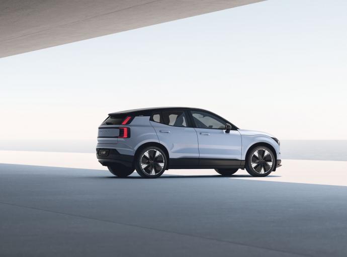 Volvo EX30 (2023) : le petit SUV électrique à partir de 37 500 euros