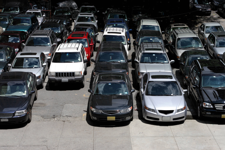 à paris, les tarifs de stationnement bientôt adaptés à la taille des voitures