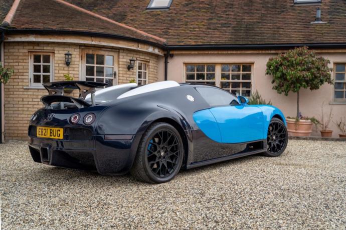 Ceci n'est absolument pas une Bugatti Veyron