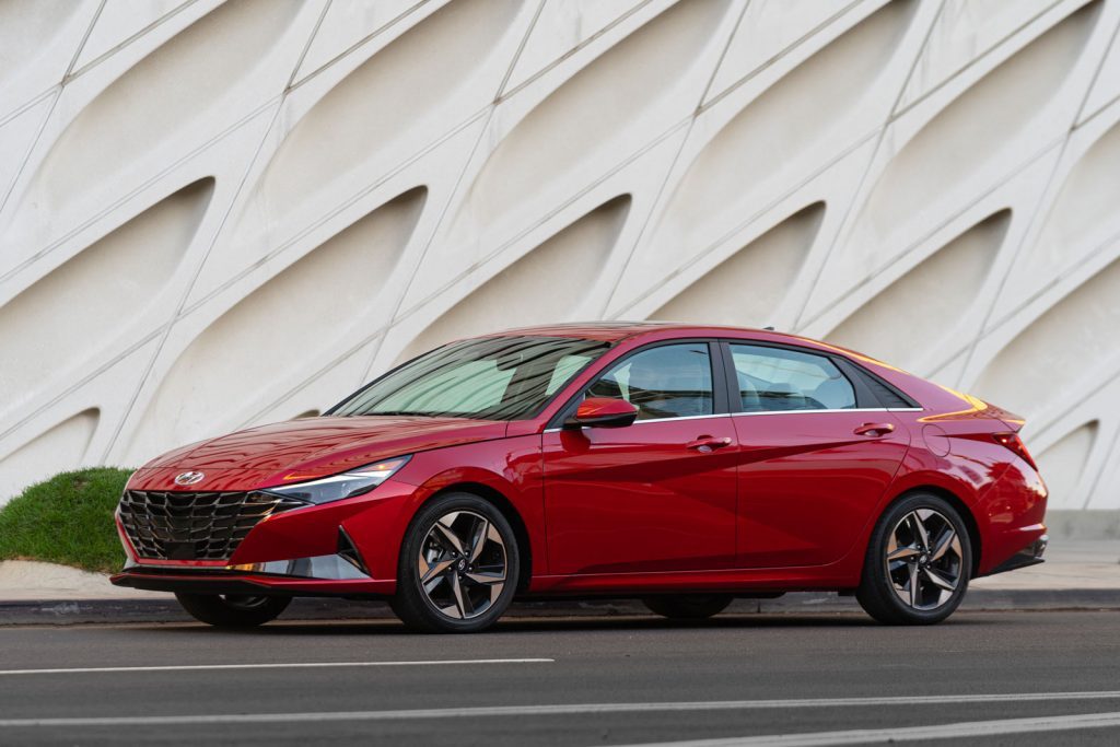 La Hyundai Elantra 2023 débute à 22 956$ au Canada