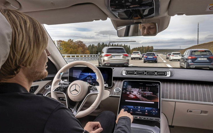ChatGPT : Mercedes va déployer l’IA conversationnelle dans ses voitures