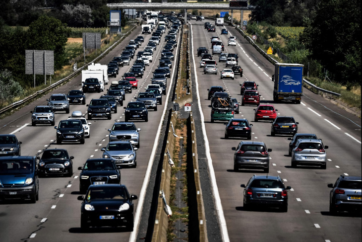 de plus en plus vite: 42% des automobilistes roulent au-dessus de 130 km/h sur autoroute