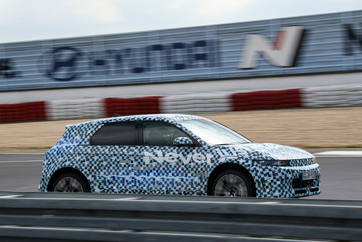 Hyundai IONIQ 5 N s’élance sur le Nürburgring lors d’un essai sous haute tension
