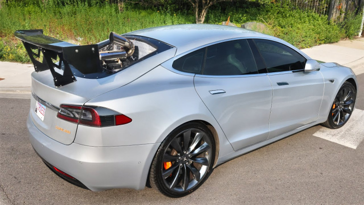 VIDEO - Cette Tesla Model S boit du diesel et s'offre 1600 km d'autonomie