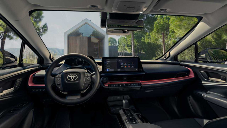 Le nouveau Toyota C-HR full hybride devient aussi plug-in