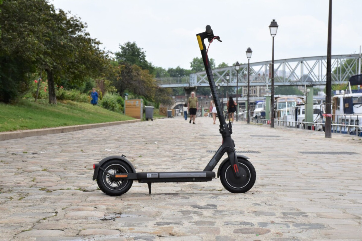 test de la xiaomi electric scooter 4 : une trottinette électrique équilibrée pour le quotidien