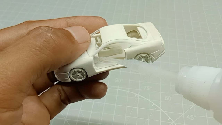 Ce modèle réduit en PVC d'une Toyota Supra est juste stupéfiant