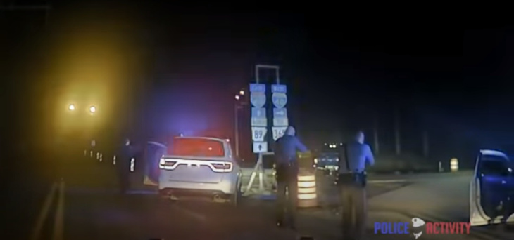 VIDEO – Quand un SUV de la police se moque d'un motard après une course-poursuite