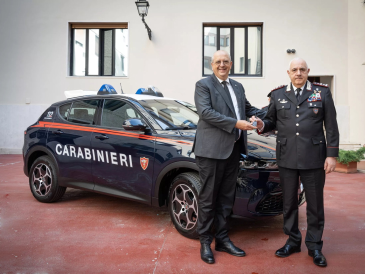 italie, gendarmerie, tonale, alfa romeo, les alfa romeo tonale des gendarmes italiens sont arrivés