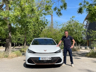 Pierre-Olivier Marie, alias Mister Electrique de Caradisiac a bien sûr choisi de relever le défi suivant : traverser l'Espagne avec une voiture électrique, la Cupra Born.