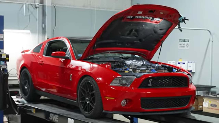 Rare Shelby GT500 on dyno