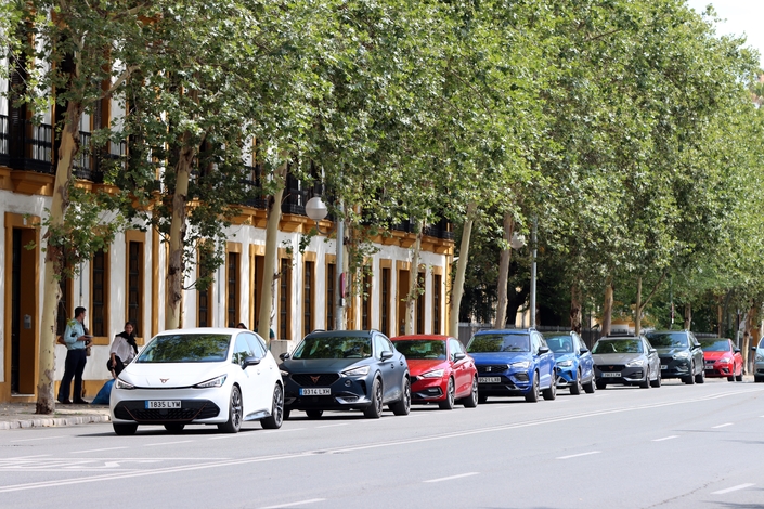 Le convoi de Seat et de Cupra dans les rues de Valence.