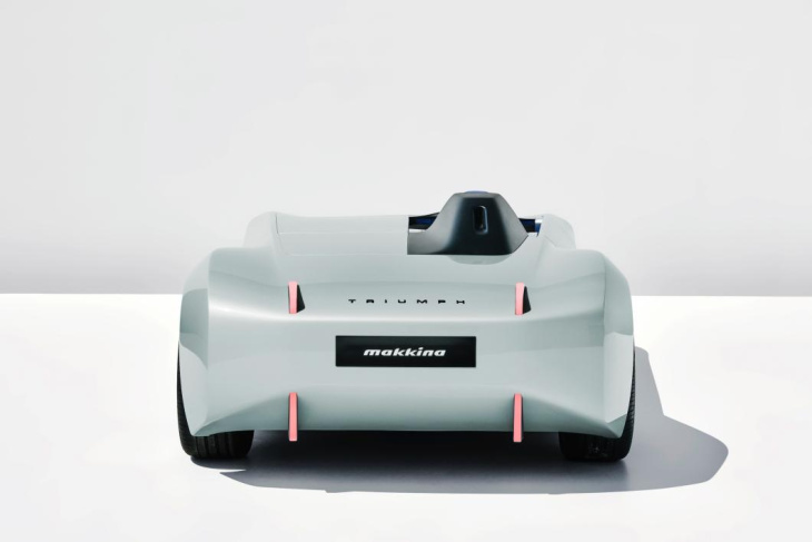 bmw,  nouveauté automobile,  photos officielles,  prototype roulant, triumph tr25 (2023). l’hommage électrique du studio de design makkina