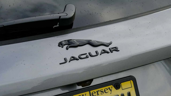 Les décisions passées ont poussé Jaguar dans la médiocrité, d’après le PDG de JLR