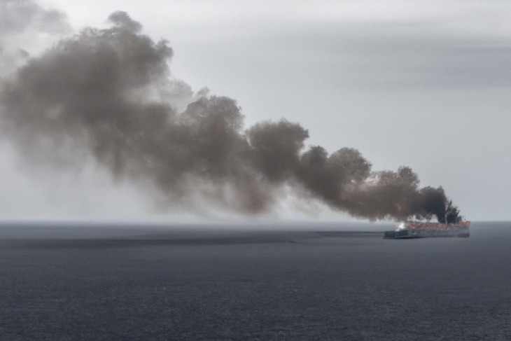 transport, voiture électrique, en général, une voiture électrique met le feu à un navire au large des côtes néerlandaises