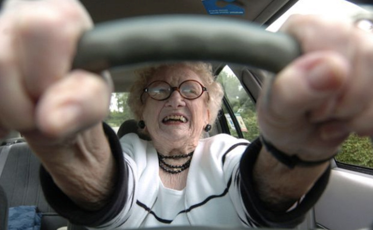 permis de conduire, en direct de la loi, un député veut imposer un examen médical pour les automobilistes de plus de 75 ans