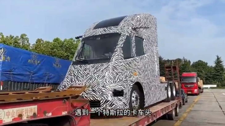 Un sosie du Tesla Semi repéré en Chine : Un design et un intérieur étonnamment similaires
