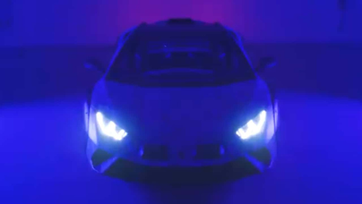 Lamborghini tease une mystérieuse Huracan Sterrato